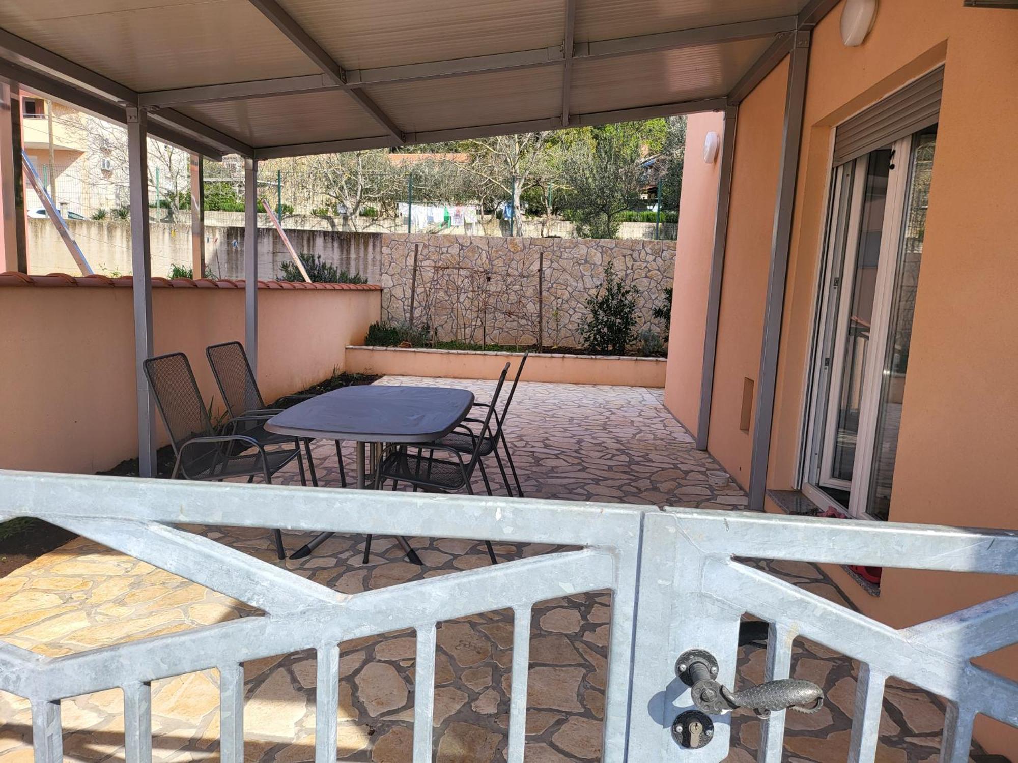 Apartman Leanton Pula Exterior photo