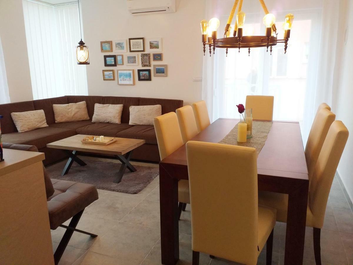 Apartman Leanton Pula Exterior photo